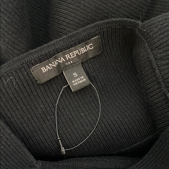 NWOT Banana Republic Ribbed Fitted Crop Tank Top with Double V Neck - Size Small - Picture 9 of 10